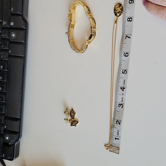 Gold Tone Black Damascene Beautiful Necklace, Bracelet and Earrings Set - Picture 8 of 10